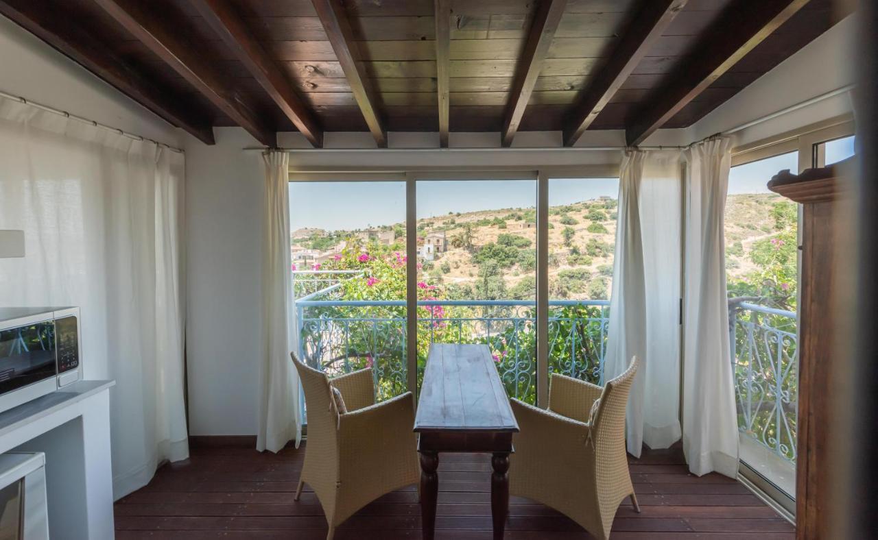 Adamos Hotel Apartments Tochni Exteriér fotografie